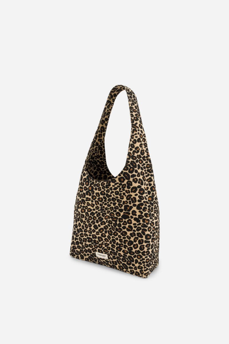 RICHELIEU-LEO-BEIGE-SAND-2.jpg RICHELIEU-LEO-BEIGE-SAND-2.jpg