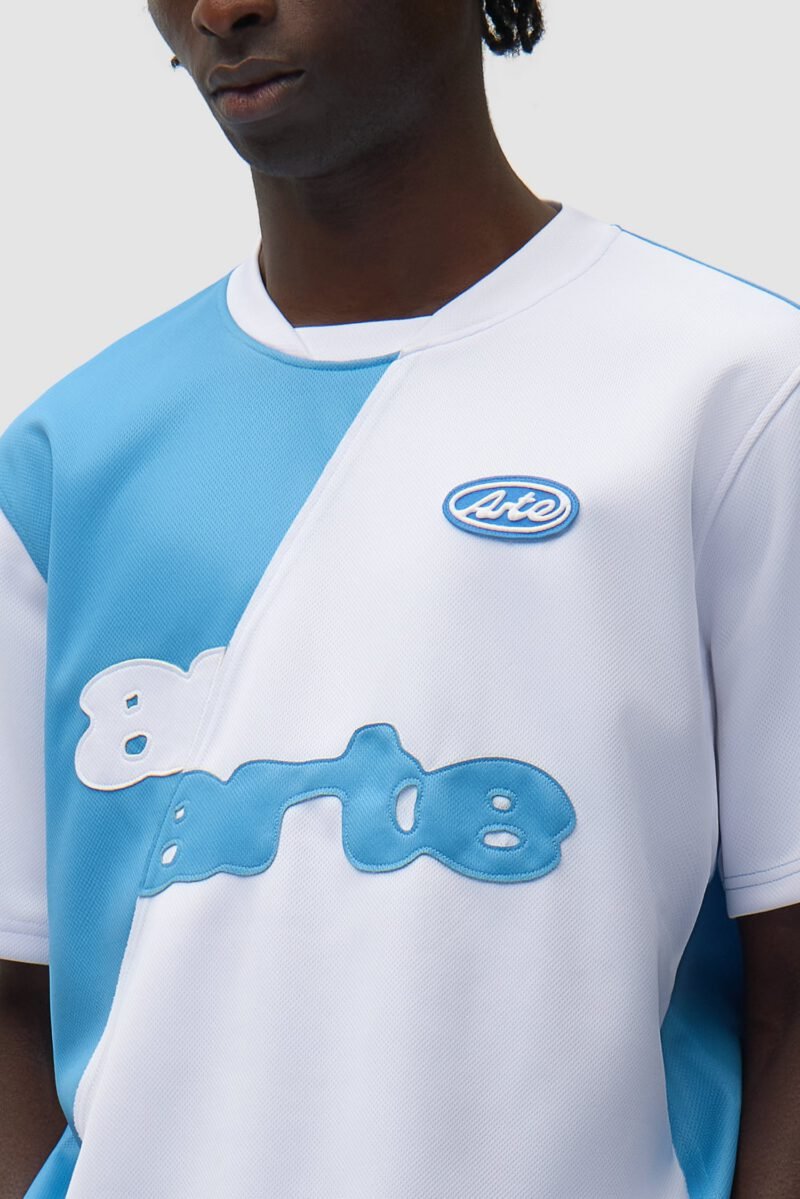 SS26-082TBLUE-WHITE7.jpg SS26-082TBLUE-WHITE7.jpg