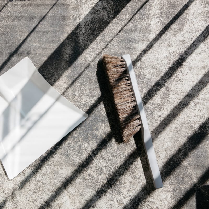 balayette-vintage-gris.jpg balayette-vintage-gris.jpg