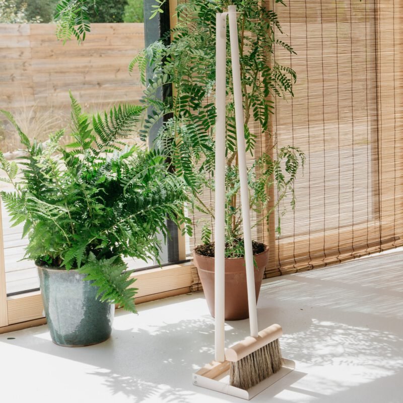 pelle-balayette-long-manche-clynk-nature-3152-blanc-2_4e6916b4-e5cf-417a-ade2-87dd87800b2e.jpg pelle-balayette-long-manche-clynk-nature-3152-blanc-2_4e6916b4-e5cf-417a-ade2-87dd87800b2e.jpg